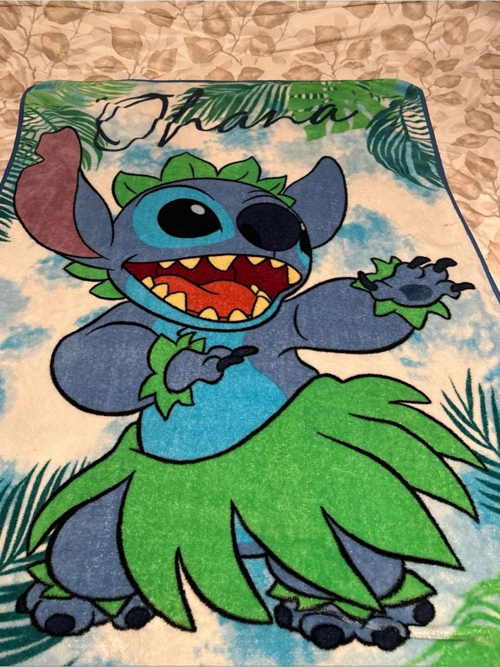 Disney Lilo & Stitch Tropical Plush Throw Blanket - Blue & Green OHANA